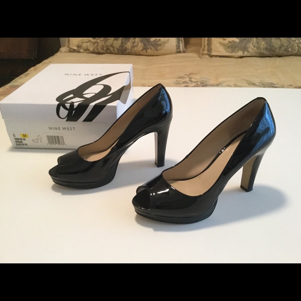 Black Patent Leather Dress Heel - Size 6M
